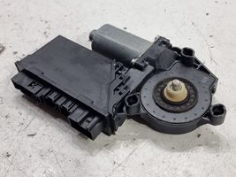 Volkswagen Touareg I Takaoven ikkunan nostomoottori 7L0959794