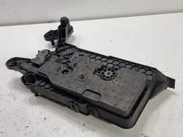 Volkswagen PASSAT B8 Battery tray 5Q0915321H