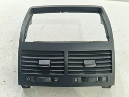 Volkswagen Touareg I Grille d'aération centrale 7L6819727