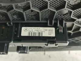 Mercedes-Benz CLS C218 X218 Écran d'affichage capteur de stationnement PDC A0015424623