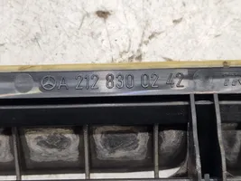 Mercedes-Benz CLS C218 X218 Kratka wentylacyjna pod zderzakiem tylnym A2128300242