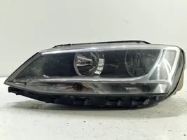 Volkswagen Jetta VI Lampa przednia 