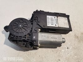 Audi A4 S4 B6 8E 8H Priekšpusē loga pacēlāja motoriņš 105842103