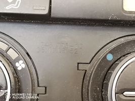 Volkswagen PASSAT B6 Panel klimatyzacji 74677510
