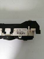 Audi A2 Oro kondicionieriaus/ klimato/ pečiuko valdymo blokas (salone) 8Z0815687