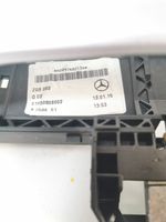 Mercedes-Benz SLK R172 Poignée extérieure avant A2047602134