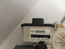 BMW X3 E83 Varikliukas priekinio langų pakėlėjo 6925966