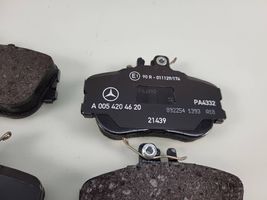 Mercedes-Benz C W202 Jarrupalat (etu-) A0054204620