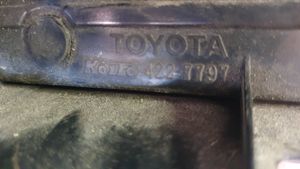 Toyota Previa (XR30, XR40) II Takaoven verhoilu (käytetyt) 4227797