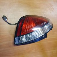 KIA Rio Aizmugurējais lukturis virsbūvē 924021G210