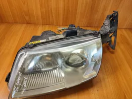 Saab 9-5 Lampa przednia 89008300