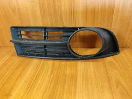 Volkswagen Touran I Front bumper lower grill 1T0853666A