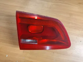 Volkswagen Touran II Lampy tylnej klapy bagażnika 176443