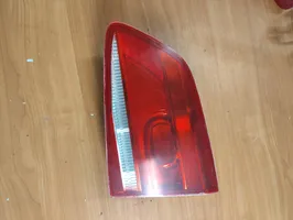 Volkswagen PASSAT B7 Lampy tylnej klapy bagażnika 3AF945094C