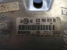 Volkswagen PASSAT B5 Variklio valdymo blokas 038906019BK
