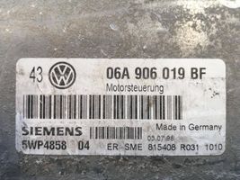 Volkswagen Golf IV Sterownik / Moduł ECU 06A906019BF