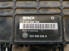 Volkswagen Golf III Moottorin ohjainlaite/moduuli 032906026A