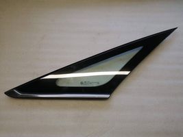KIA Carens III Треугольное стекло в передней части кузова 43R000083