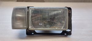 Volkswagen Santana Lampa przednia 325941106