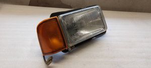 Volkswagen Jetta I Lampa przednia 302122932