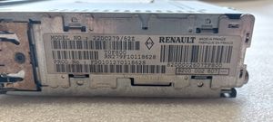 Renault Laguna II Unità principale autoradio/CD/DVD/GPS 8200002607