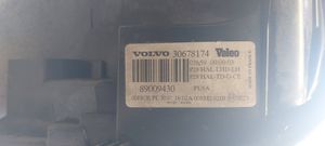 Volvo XC90 Lampa przednia 30678174