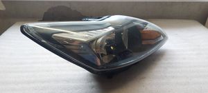 Ford Focus Lampa przednia 8M5113W029DD