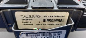 Volvo XC70 Skrzynka bezpieczników / Komplet 08696040