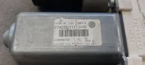 Volkswagen PASSAT B6 Moteur de lève-vitre de porte arrière 3C9959704