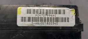 Chrysler Voyager Boîte à fusibles P04707994AC