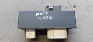 Volkswagen Polo Coolant fan relay 1J0919506M