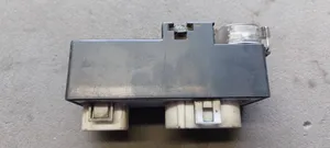 Volkswagen Golf III Coolant fan relay 357919506