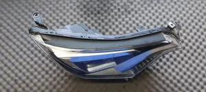 Toyota RAV 4 (XA40) Lampa przednia W3049