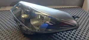 Toyota Yaris Lampa przednia 