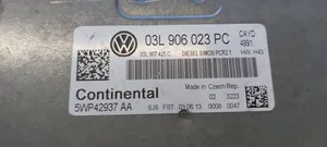 Volkswagen Caddy Calculateur moteur ECU 03L906023PC