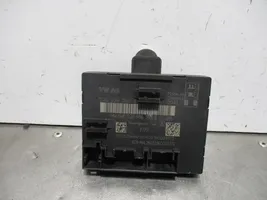 Audi A3 S3 8V Oven keskuslukituksen ohjausyksikön moduuli 5Q0959595E