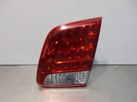 KIA Sorento Lampy tylnej klapy bagażnika 924062P1