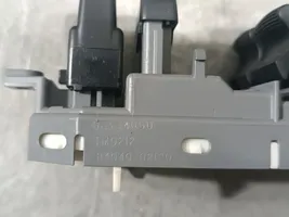 Toyota Auris E180 Interruttore di controllo dell’alzacristalli elettrico 8404002120