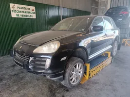 Porsche Cayenne (9PA) Etulokasuojan reuna 