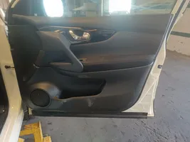 Nissan Qashqai Rivestimento del pannello della portiera anteriore 