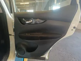 Nissan Qashqai Rivestimento del pannello della portiera posteriore 