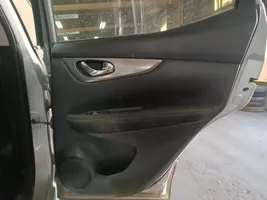 Nissan Qashqai Rivestimento del pannello della portiera posteriore 