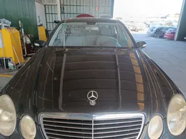 Mercedes-Benz E W211 Konepelti 