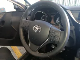 Toyota Auris E180 Volant 