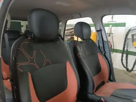 Renault Captur Fotel przedni pasażera 