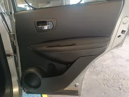 Nissan Qashqai Boczki / Poszycie drzwi tylnych 