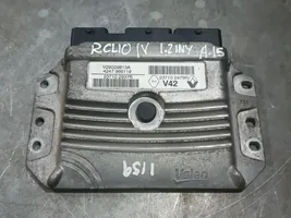 Renault Clio III Variklio valdymo blokas 237102479R