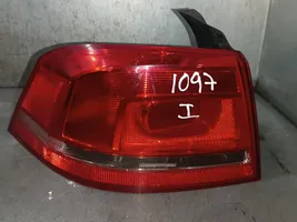 Volkswagen PASSAT Rear/tail lights 3AE945095F