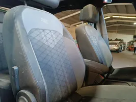 Volkswagen Tiguan Front passenger seat 