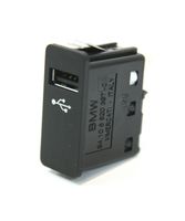 BMW X1 F48 F49 USB-pistokeliitin 012442016138